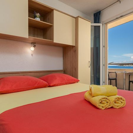 Apartments By The Sea Drasnice, Makarska - 6697 מראה חיצוני תמונה