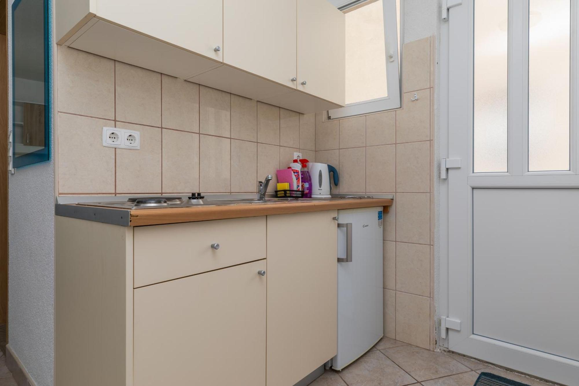 Apartments By The Sea Drasnice, Makarska - 6697 מראה חיצוני תמונה