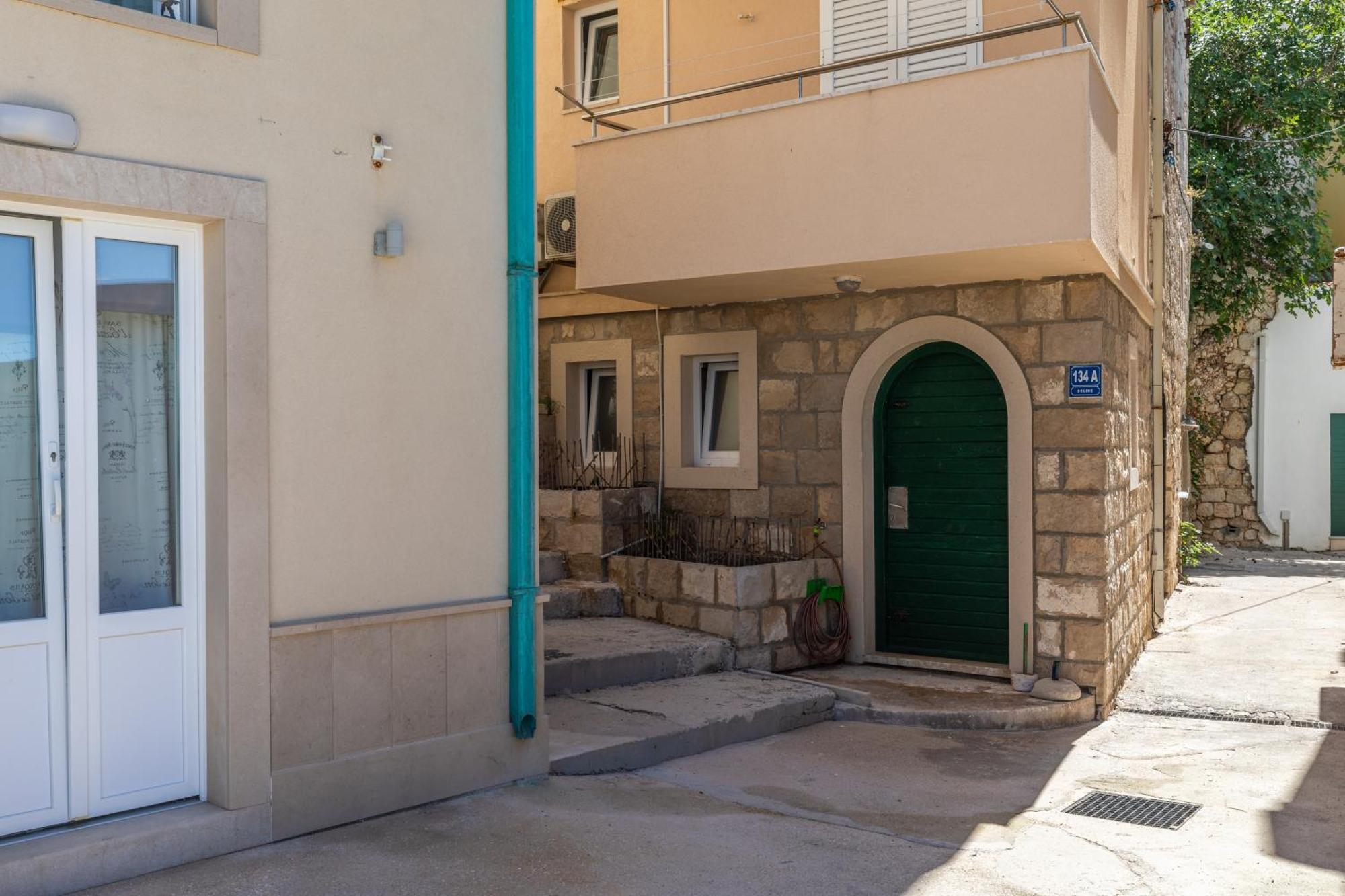 Apartments By The Sea Drasnice, Makarska - 6697 מראה חיצוני תמונה